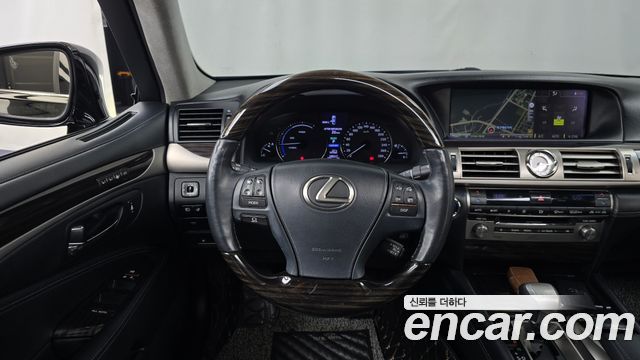 Lexus LS600hL 5-Seats Ottoman XF40 2014 — фото 13