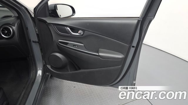 Hyundai Kona Gasoline 2.0 2WD Modern 2021 — фото 24