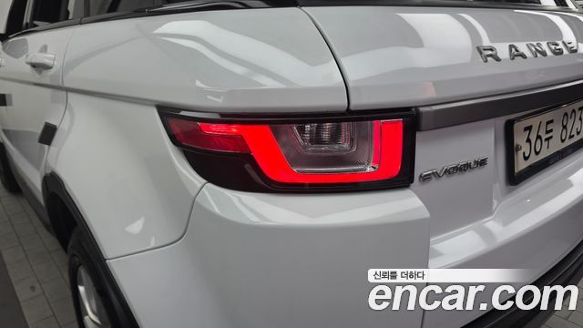 Land Rover Range Rover Evoque 2.0 TD4 SE 2019 — фото 23