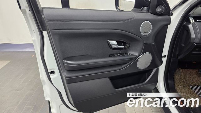 Land Rover Range Rover Evoque 2.0 TD4 SE 2019 — фото 24