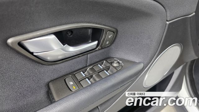 Land Rover Range Rover Evoque 2.0 TD4 SE 2019 — фото 30