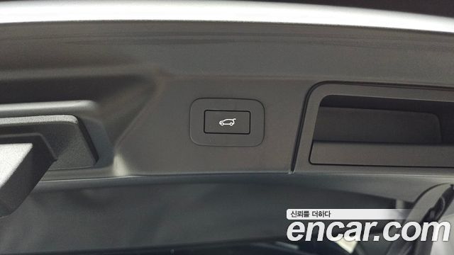 Land Rover Range Rover Velar 2.0 P250 Dynamic SE 2026 — фото 17