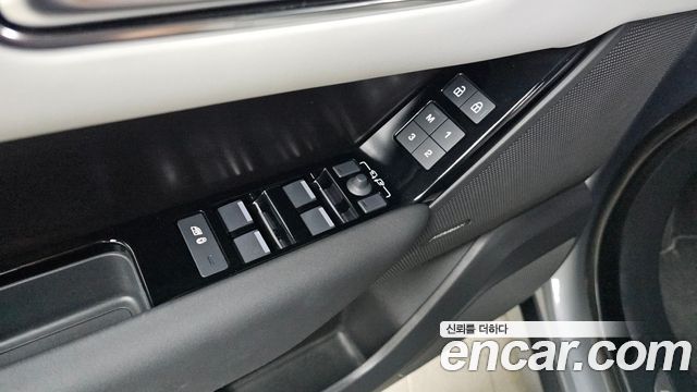 Land Rover Range Rover Velar 2.0 P250 Dynamic SE 2026 — фото 30