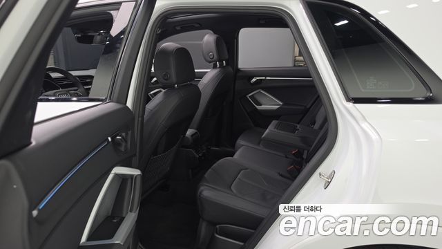 Audi Q3 (F3) 40 TFSI Quattro Premium 2025 — фото 11