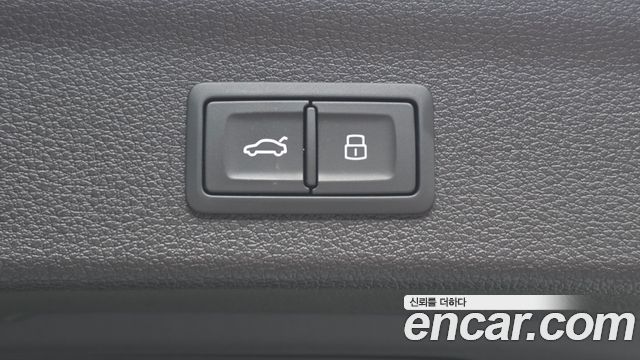 Audi Q3 (F3) 40 TFSI Quattro Premium 2025 — фото 17