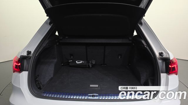 Audi Q3 (F3) 40 TFSI Quattro Premium 2025 — фото 18