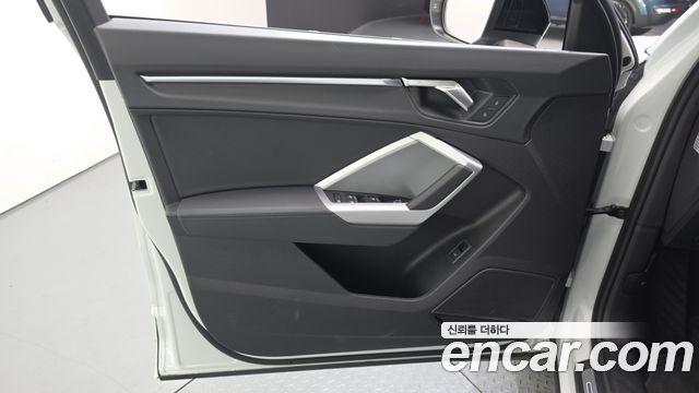 Audi Q3 (F3) 40 TFSI Quattro Premium 2025 — фото 24