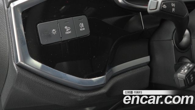 Audi Q3 (F3) 40 TFSI Quattro Premium 2025 — фото 27
