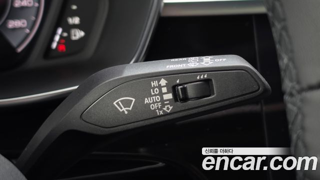 Audi Q3 (F3) 40 TFSI Quattro Premium 2025 — фото 28