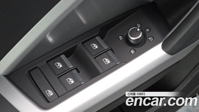 Audi Q3 (F3) 40 TFSI Quattro Premium 2025 — фото 30