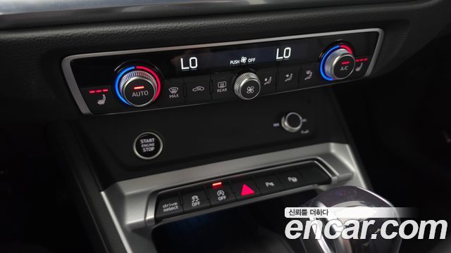 Audi Q3 (F3) 40 TFSI Quattro Premium 2025 — фото 32