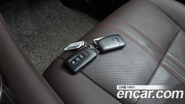 Lexus RX450h (IV) Executive 2020 — фото 15