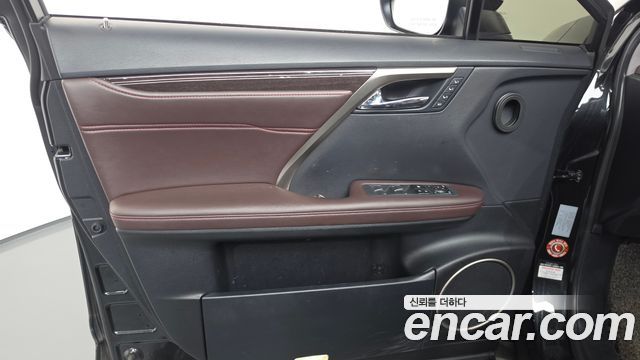 Lexus RX450h (IV) Executive 2020 — фото 24