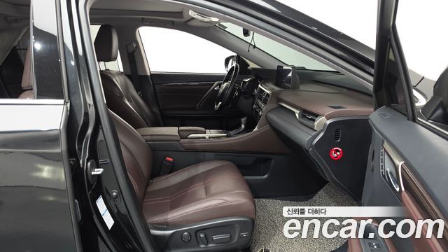 Lexus RX450h (IV) Executive 2020 — фото 26