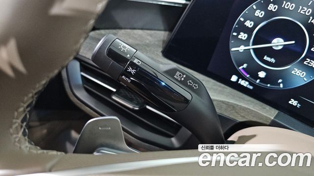 Kia K8 2.5 Gasoline 2WD Noblesse 2022 — фото 20