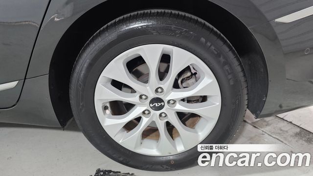 Kia K8 2.5 Gasoline 2WD Noblesse 2022 — фото 21