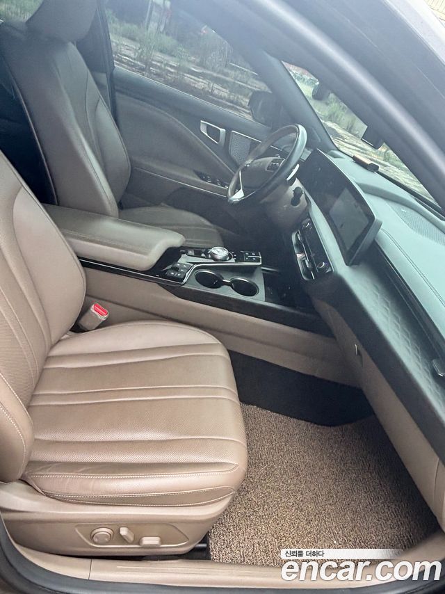Kia K8 2.5 Gasoline 2WD Noblesse 2023 — фото 15