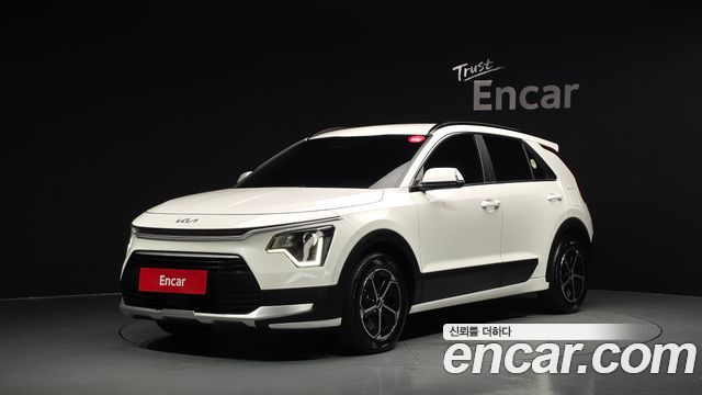 Kia Niro Prestige 2024 — фото 1