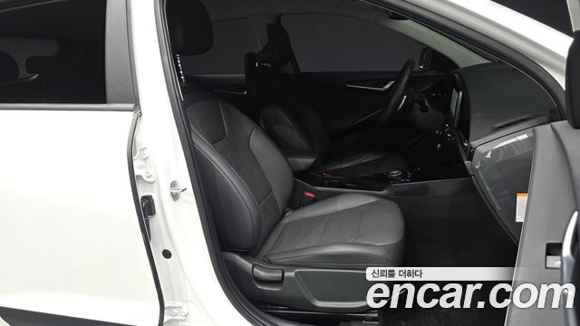 Kia Niro Prestige 2024 — фото 11