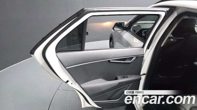Kia Niro Prestige 2024 — фото 25