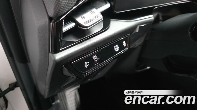 Kia Niro Prestige 2024 — фото 28