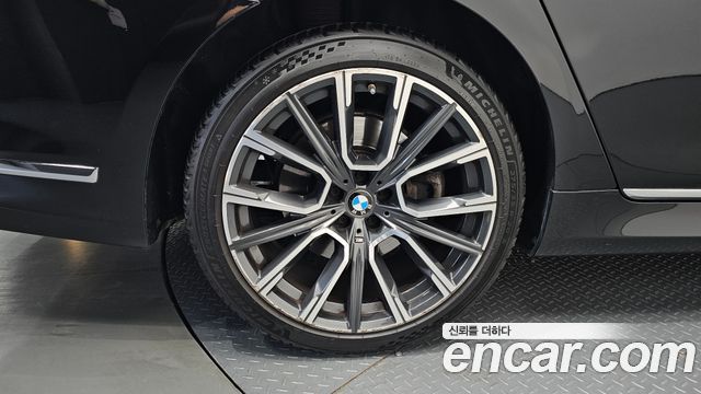 BMW 7 Series (G11) 740d xDrive M Sport 2021 — фото 5