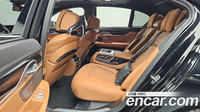 BMW 7 Series (G11) 740d xDrive M Sport 2021 — фото 11