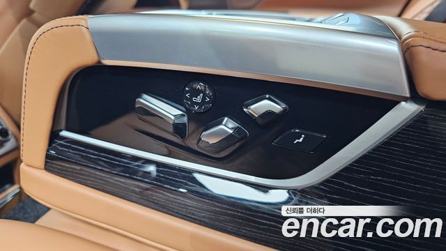 BMW 7 Series (G11) 740d xDrive M Sport 2021 — фото 33