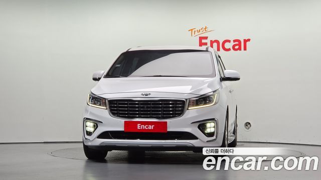 Kia Carnival 7-Seater Limousine VIP 2020 — фото 3