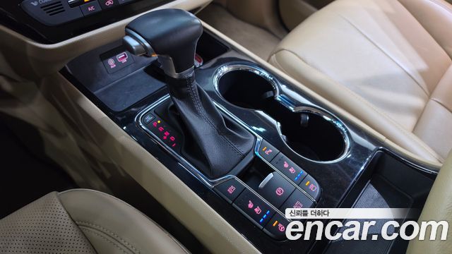 Kia Carnival 7-Seater Limousine VIP 2020 — фото 9