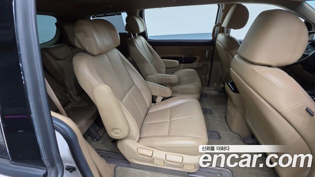 Kia Carnival 7-Seater Limousine VIP 2020 — фото 19