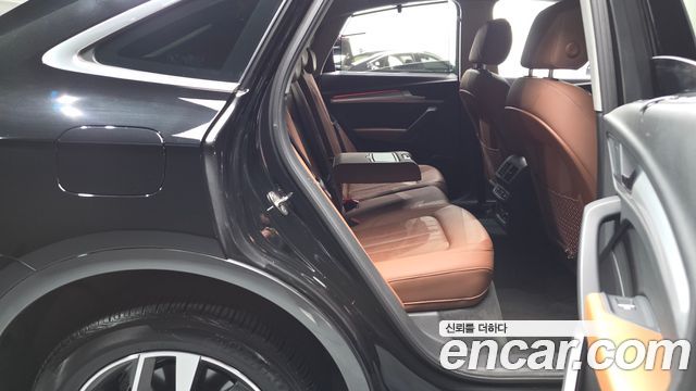Audi Q5 (FY) 40 TDI Quattro Sportback 2022 — фото 11
