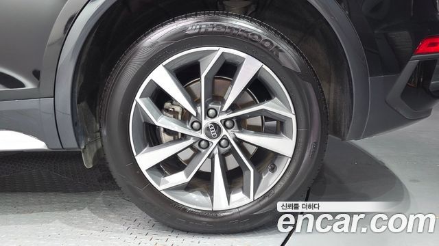 Audi Q5 (FY) 40 TDI Quattro Sportback 2022 — фото 21