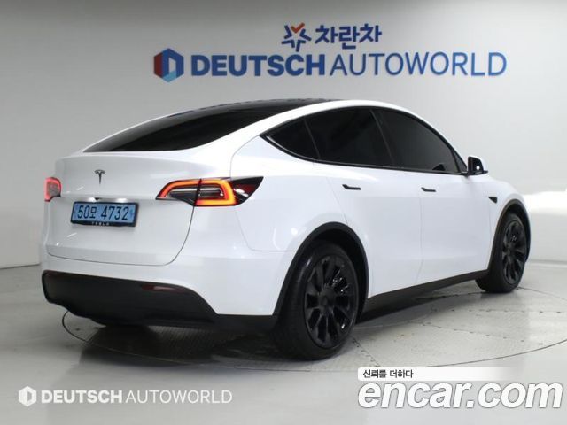 Tesla Model Y RWD 2023 — фото 2