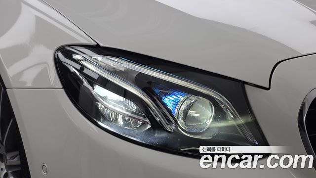 Mercedes-Benz E-Class (W213) E220d Cabriolet 2018 — фото 22