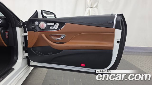 Mercedes-Benz E-Class (W213) E220d Cabriolet 2018 — фото 25