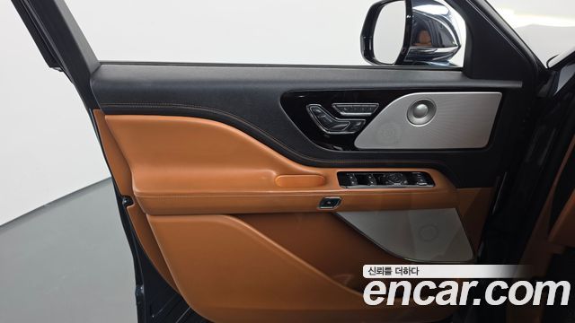 Lincoln Aviator (II) 3.0 Black Label AWD 2020 — фото 24