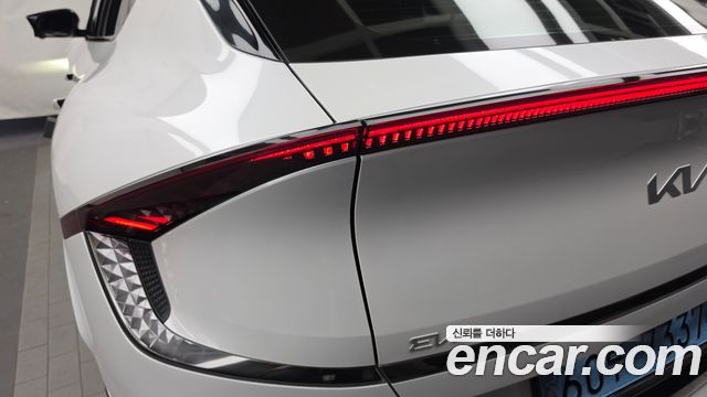 Kia EV6 Long Range GT Line 2022 — фото 23
