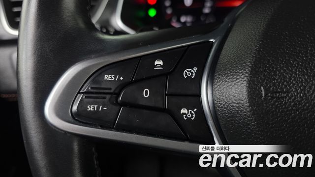 Renault Korea Captur 1.3 TCe Edition Paris 2021 — фото 17