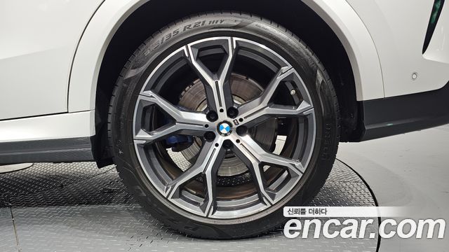 BMW X6 (G06) xDrive40i M Sport 2021 — фото 21