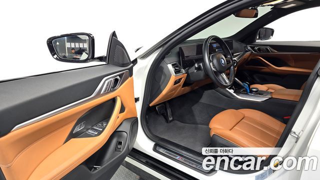 BMW i4 eDrive40 M Sports 2022 — фото 10