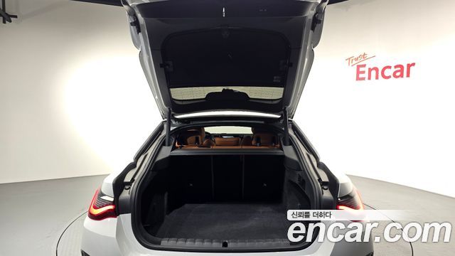 BMW i4 eDrive40 M Sports 2022 — фото 24