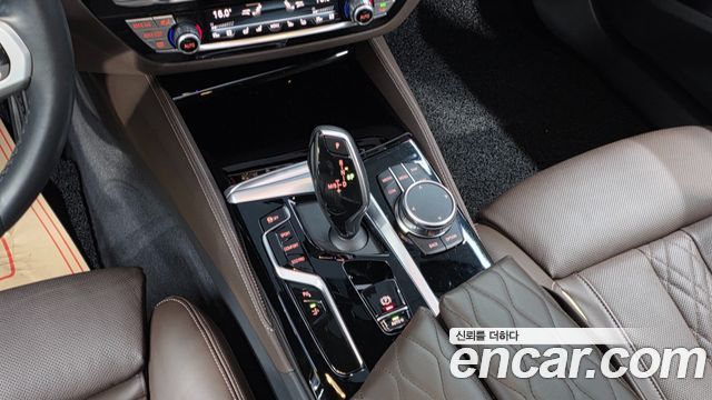 BMW 6 Series GT (G32) 640i xDrive M Sport 2023 — фото 10