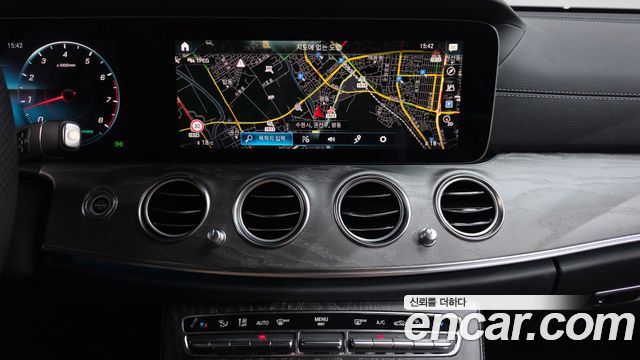 Mercedes-Benz E-Class (W213) E350 4MATIC AMG Line 2022 — фото 12