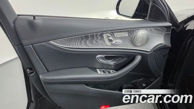 Mercedes-Benz E-Class (W213) E350 4MATIC AMG Line 2022 — фото 24