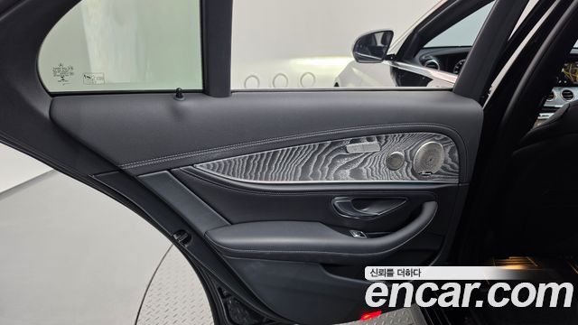Mercedes-Benz E-Class (W213) E350 4MATIC AMG Line 2022 — фото 25