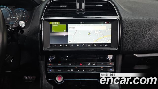 Jaguar F-PACE 20d Prestige 2018 — фото 14