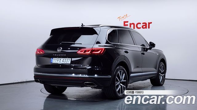 Volkswagen Touareg (III) 3.0 TDI Prestige 2023 — фото 2