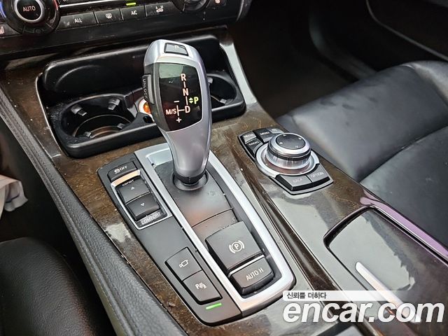 BMW 5 Series (F10) 528i 2013 — фото 8