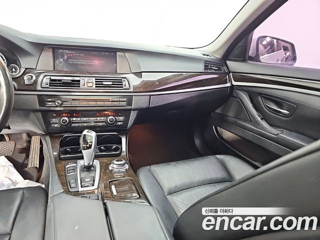 BMW 5 Series (F10) 528i 2013 — фото 10